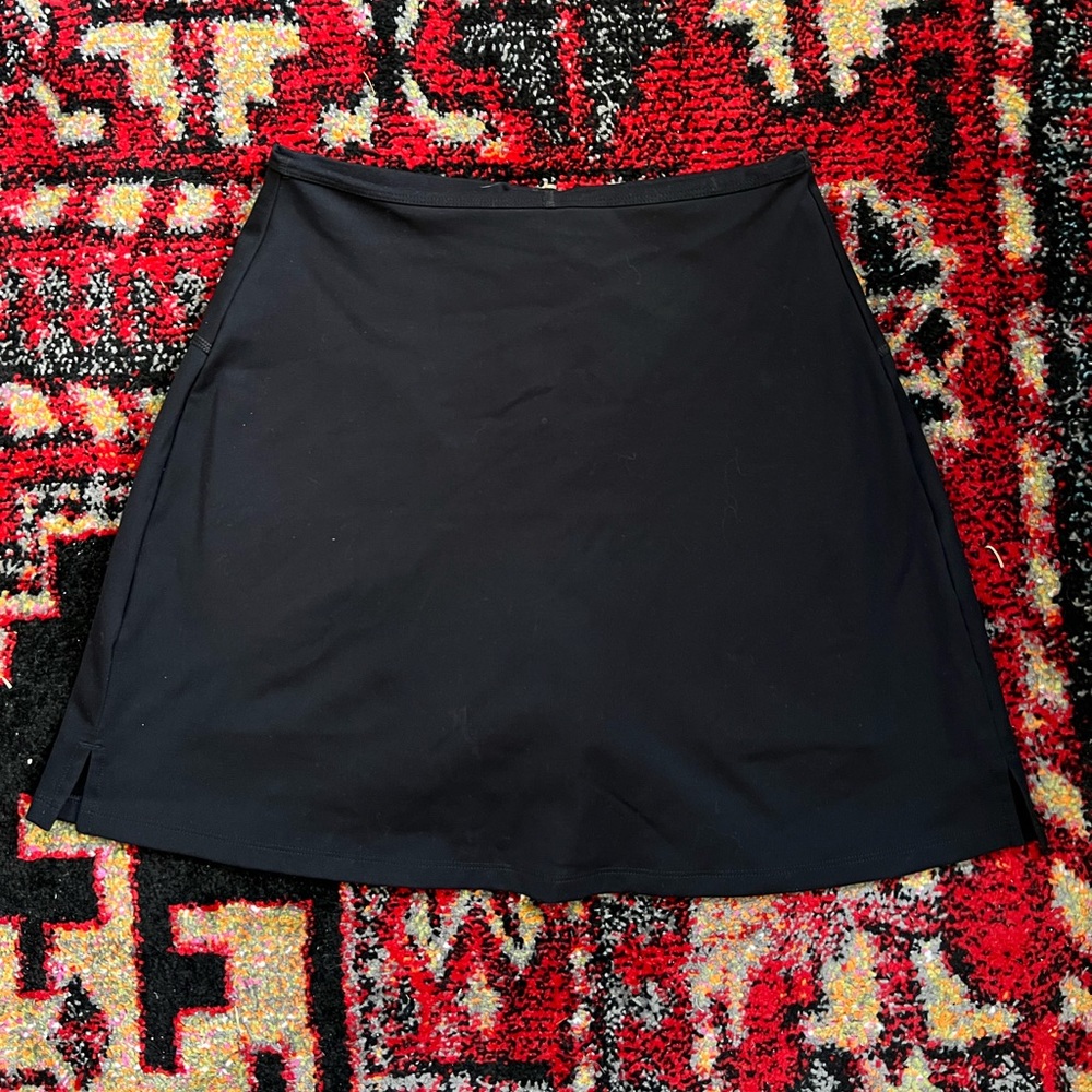 Girlfriend collective black sport skirt with built in shorts